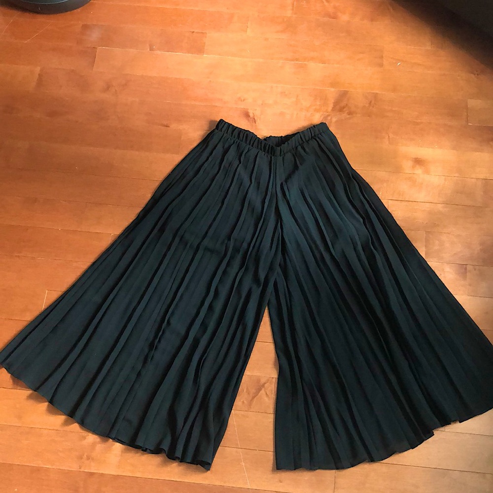 Pleated pants black